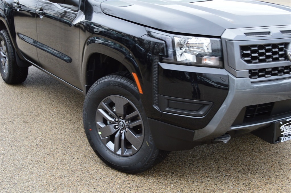 2025 Nissan Frontier Crew Cab SV photo 3