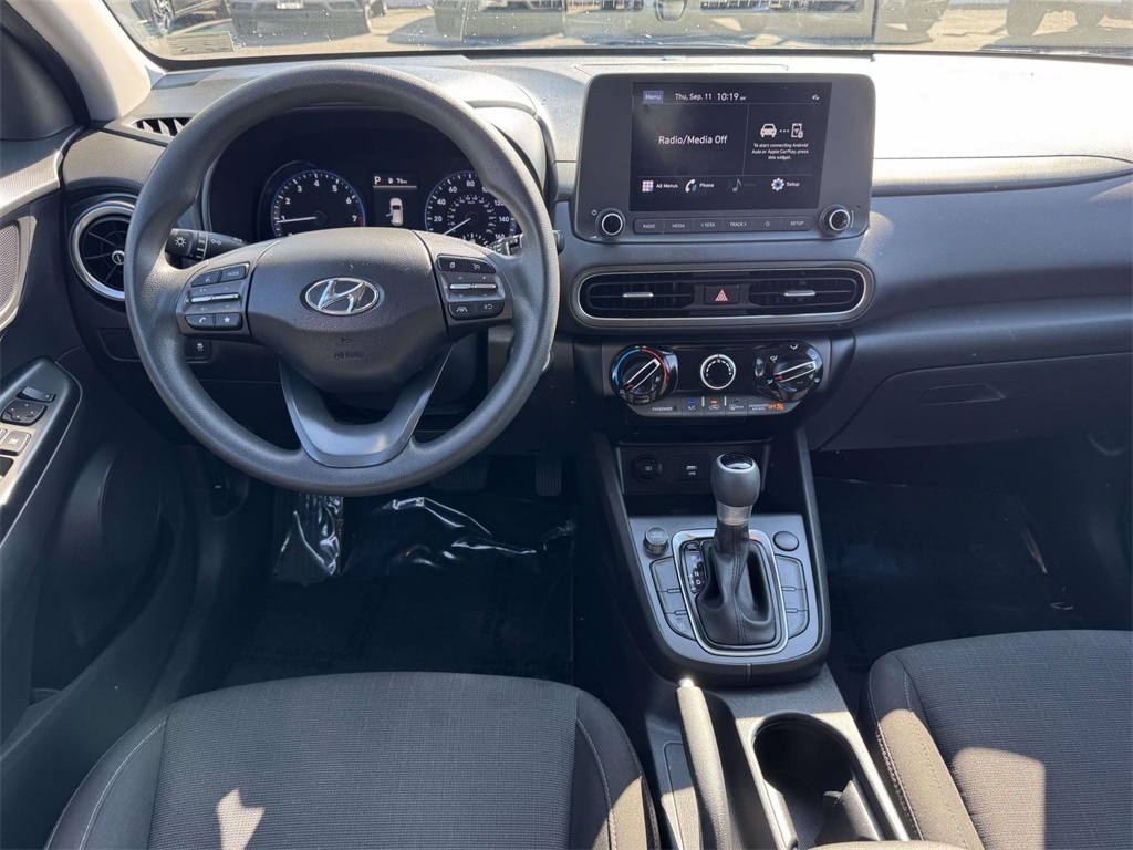 2023 Hyundai Kona SEL photo 17