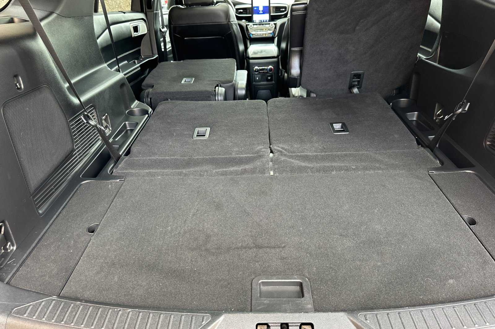 2023 Ford Explorer ST photo 16