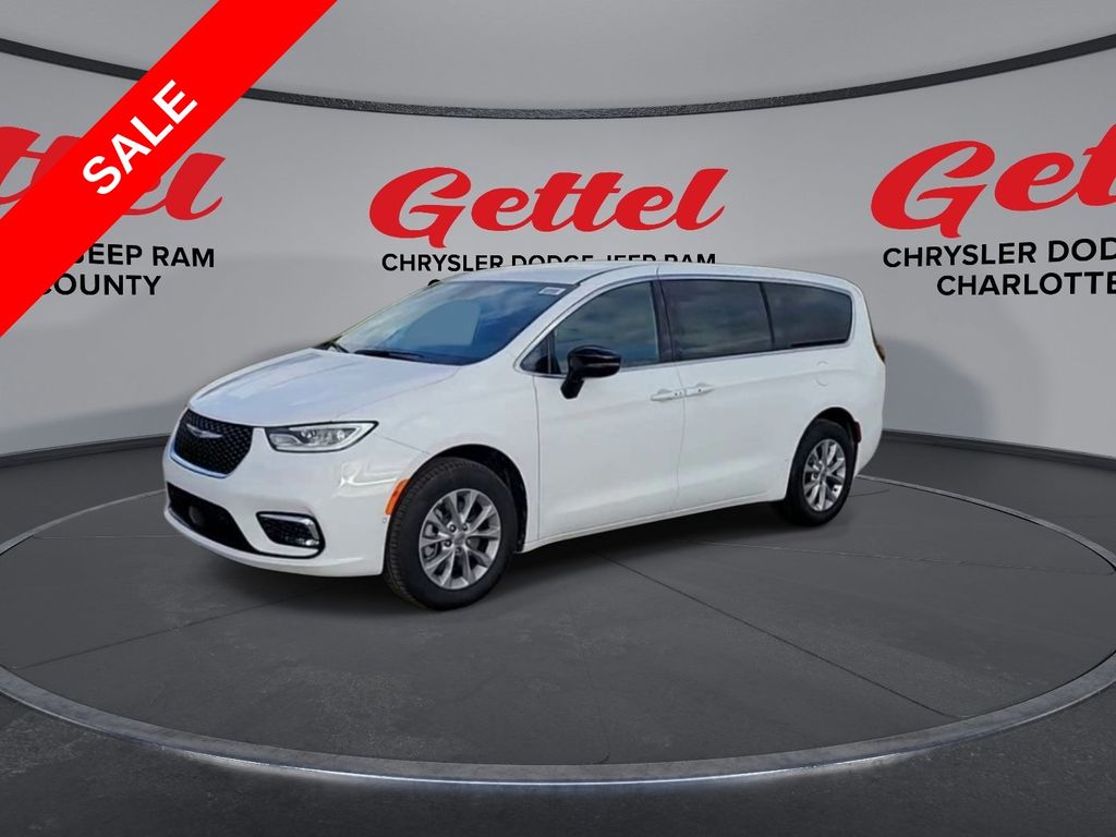 2025 Chrysler Pacifica photo 3