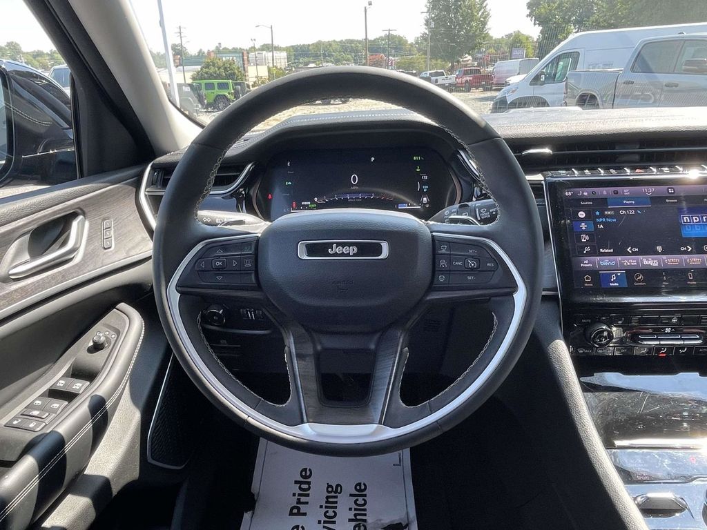 2023 Jeep Cherokee Base photo 18