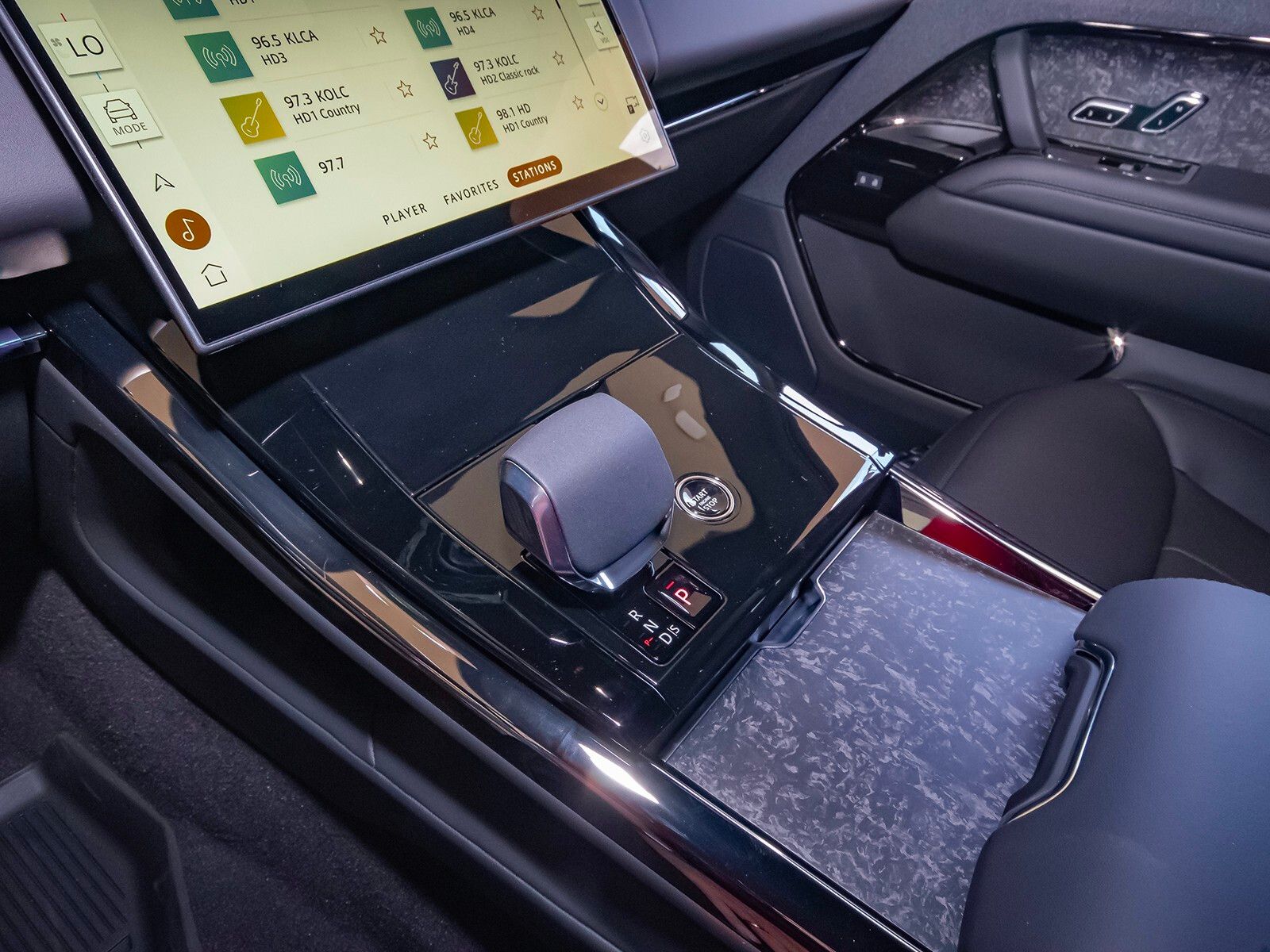 2025 Land Rover Range Rover Sport SE photo 21