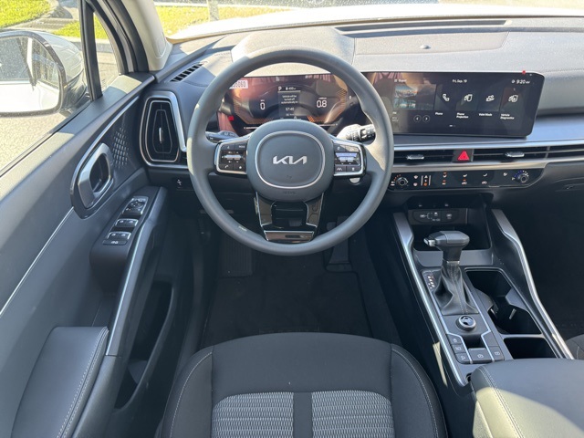 2025 Kia Sorento LX photo 12