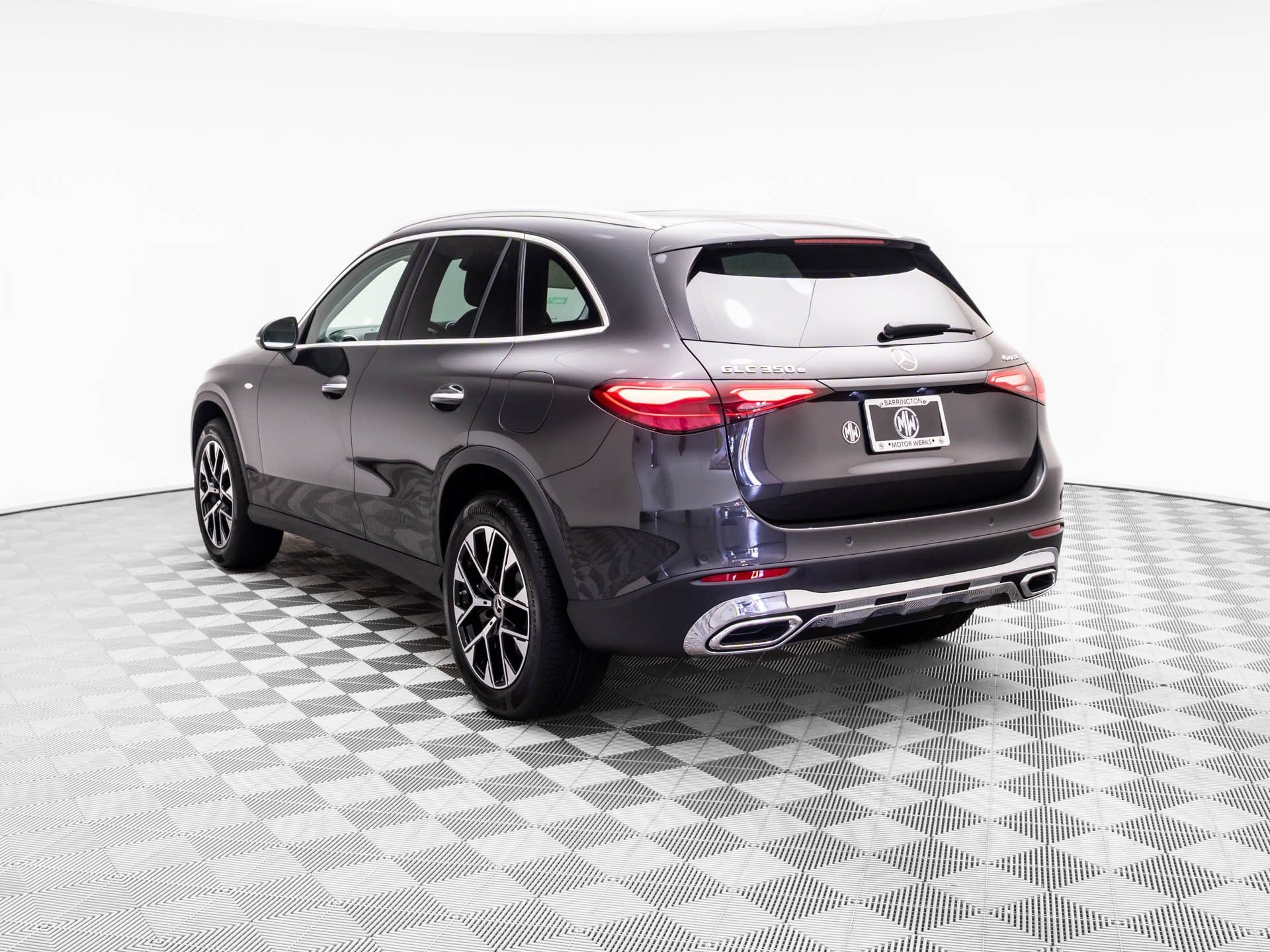 2025 Mercedes Benz GLC 350e 4MATIC photo 3