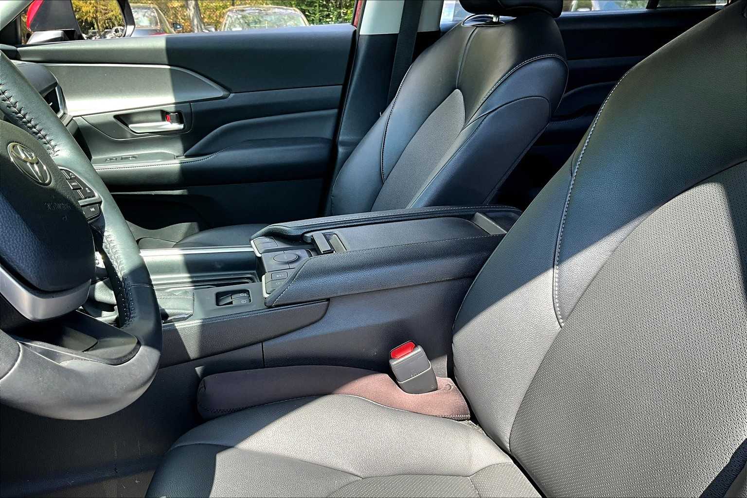 2024 Toyota Grand Highlander XLE AWD photo 7
