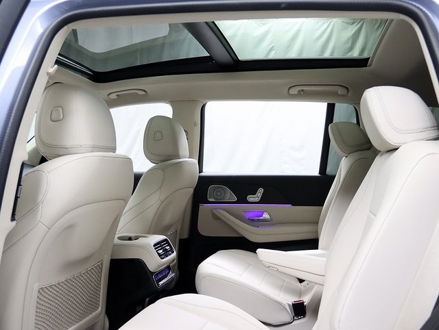2025 Mercedes Benz GLS 450 4MATIC photo 13