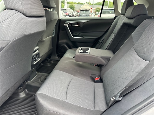 2024 Toyota RAV4 XLE photo 11