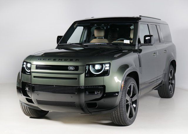 2026 Land Rover Defender X-Dynamic SE's photo