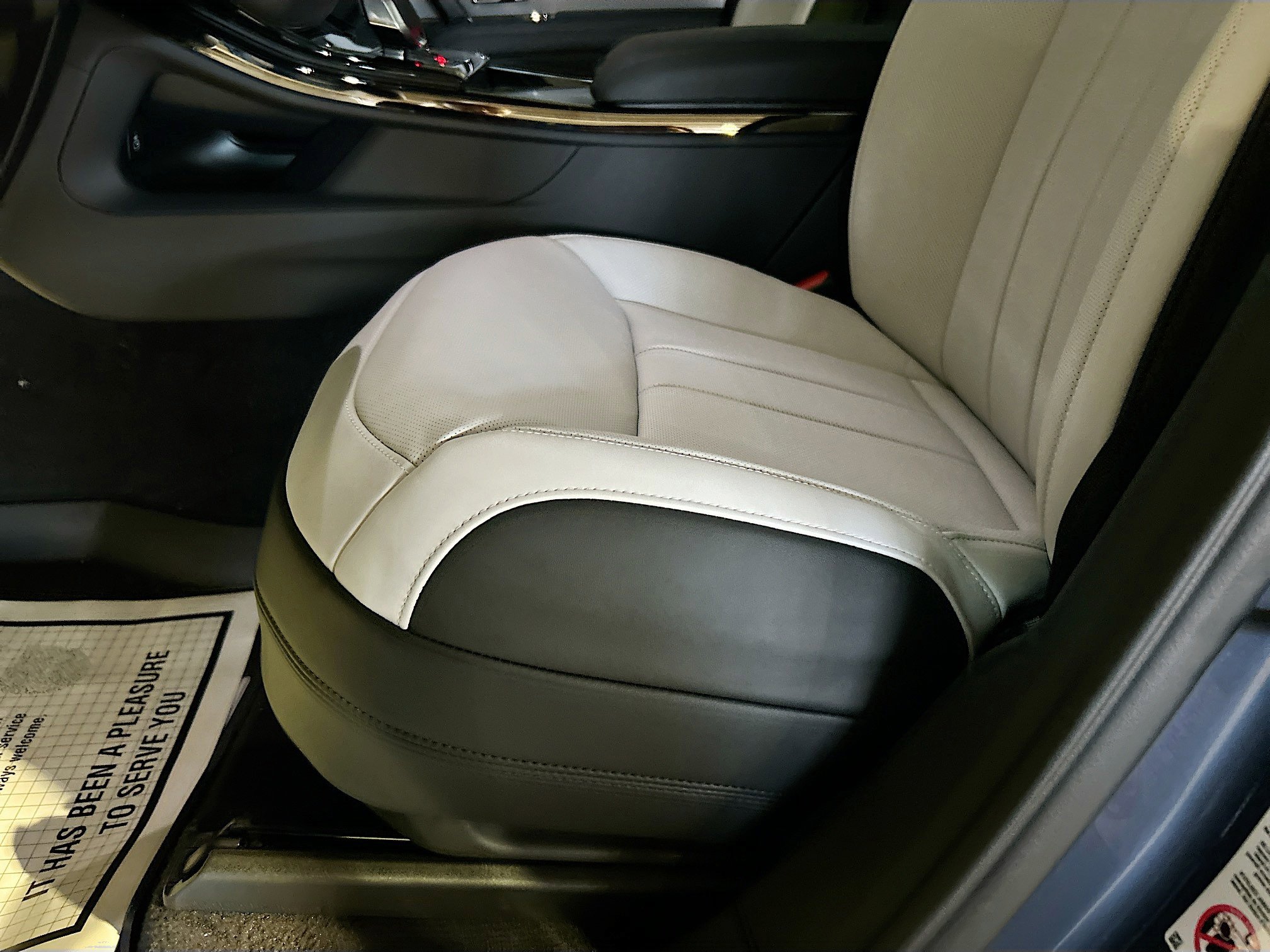 2025 Land Rover Range Rover Sport SE photo 20