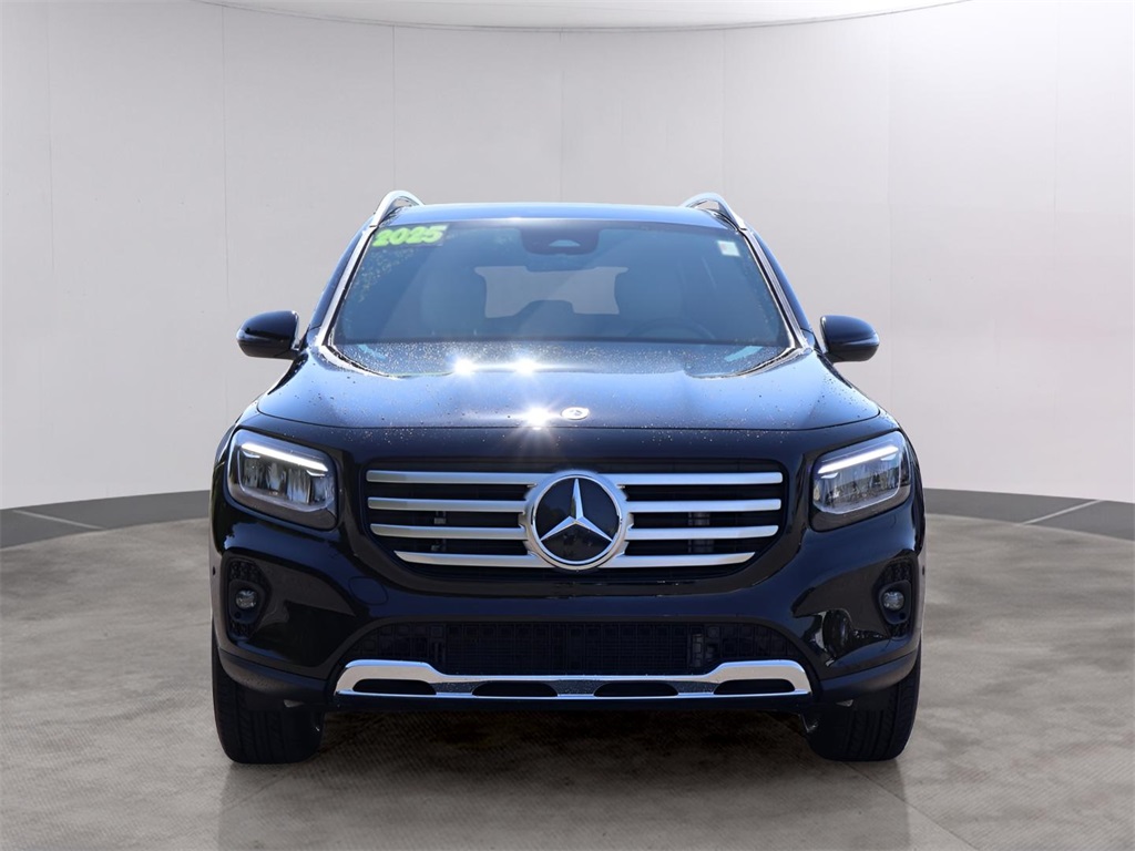 2025 Mercedes Benz GLB 250 4MATIC photo 2