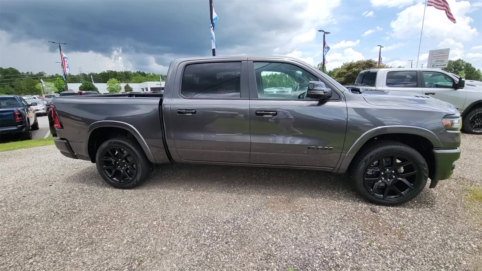 2025 Ram 1500 Laramie photo 4