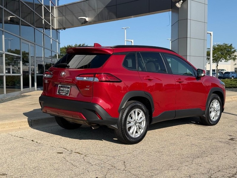 2024 Toyota Corolla Cross LE photo 2