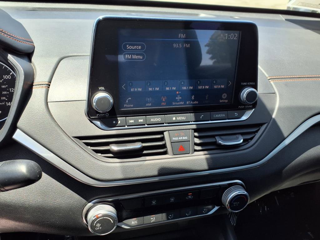 2022 Nissan Altima 2.5 SR photo 8