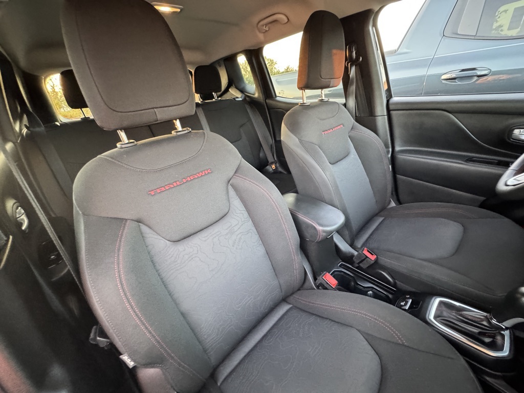 2023 Jeep Renegade Trailhawk photo 29