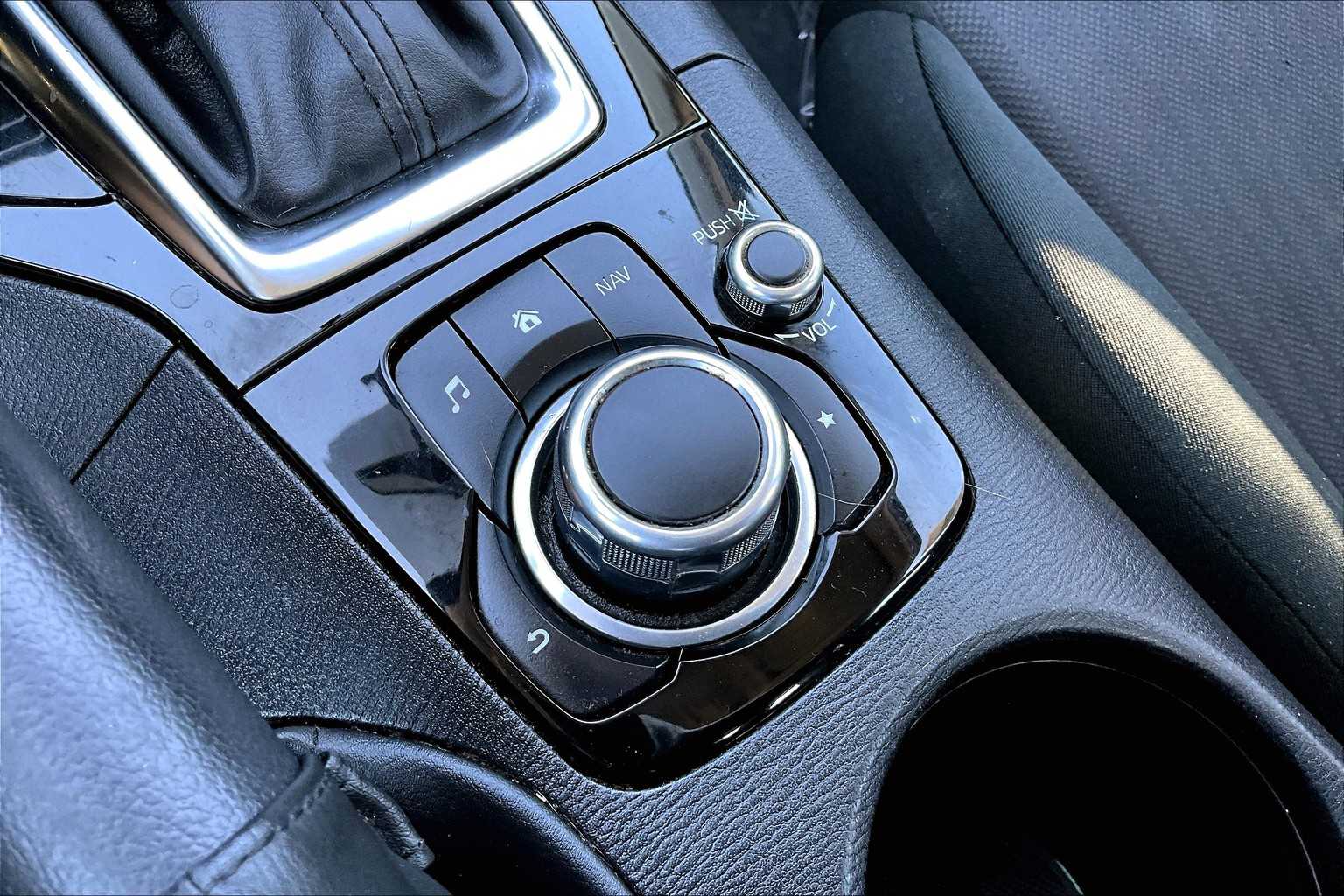 2016 Mazda Mazda3 i Sport photo 30