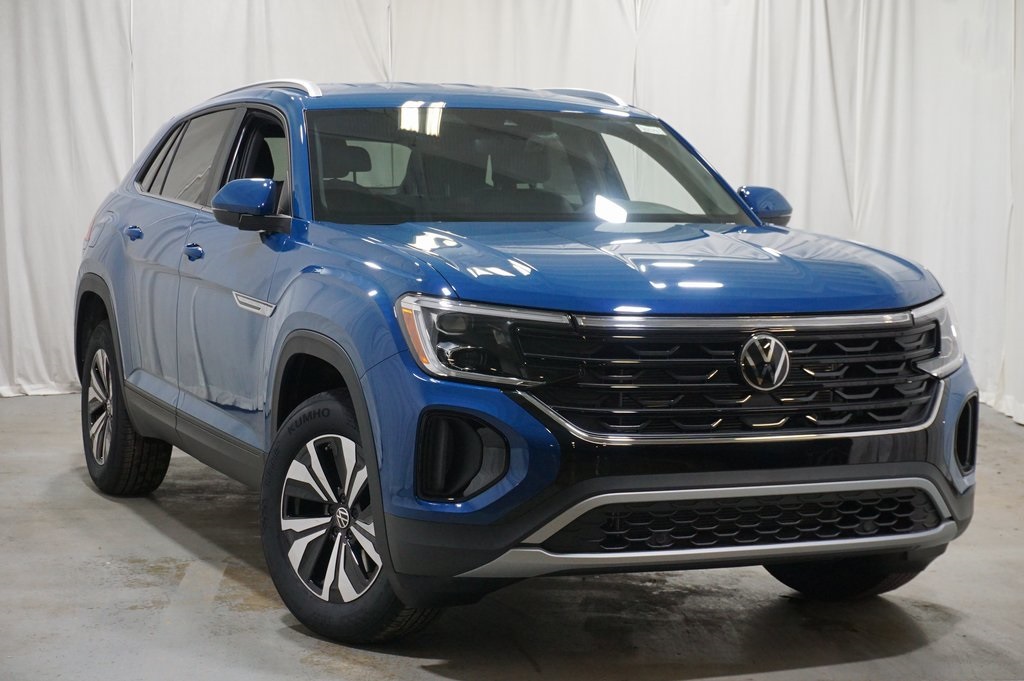 2025 Volkswagen Atlas Cross Sport SE photo 2