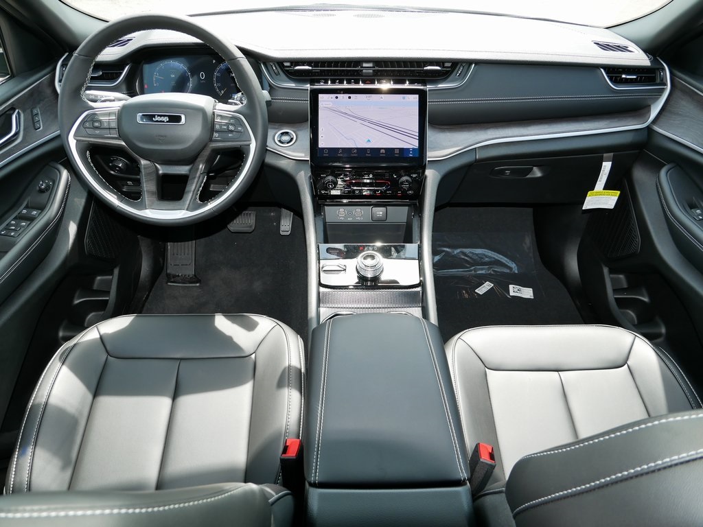 2025 Jeep Grand Cherokee Limited photo 10