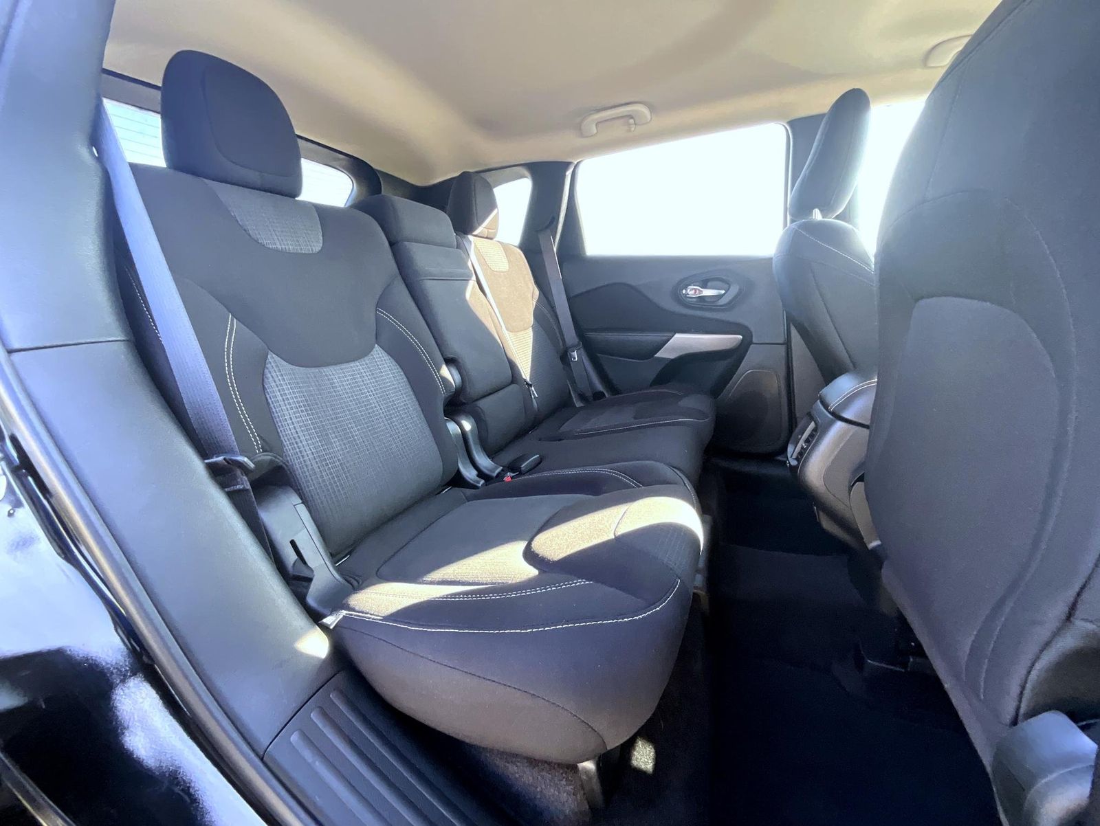 2017 Jeep Cherokee Latitude photo 15