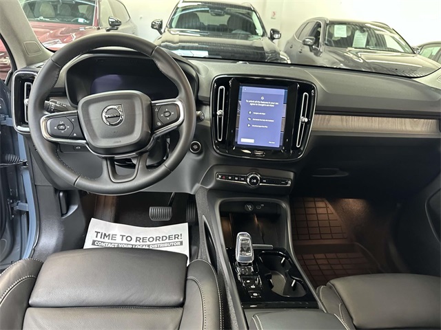 2023 Volvo XC40 Plus photo 18