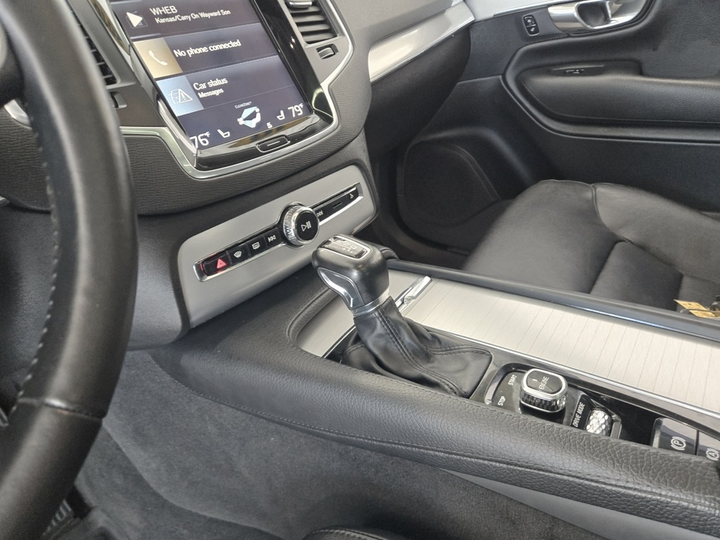 2016 Volvo XC90 T5 Momentum photo 22