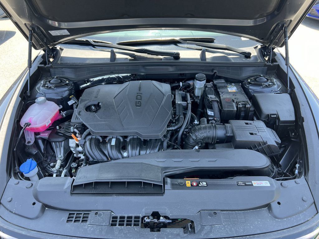 2025 Hyundai Sonata SE's photo