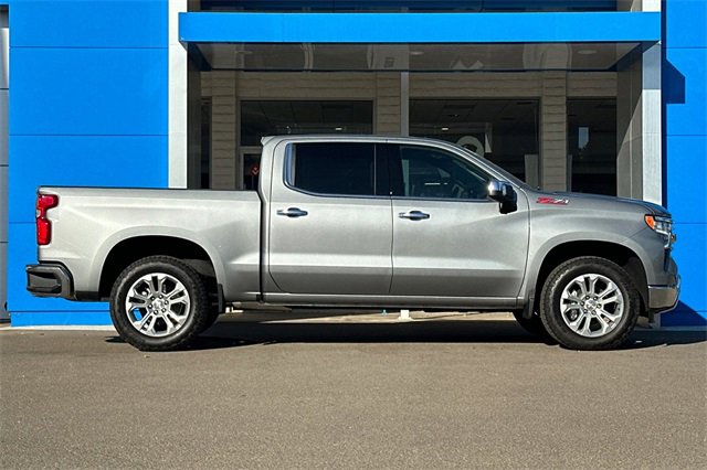 2026 Chevrolet Silverado 1500 LTZ photo 3