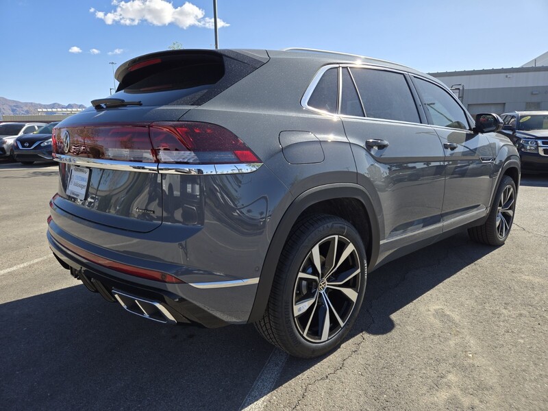 2025 Volkswagen Atlas Cross Sport SEL Premium R-Line photo 4