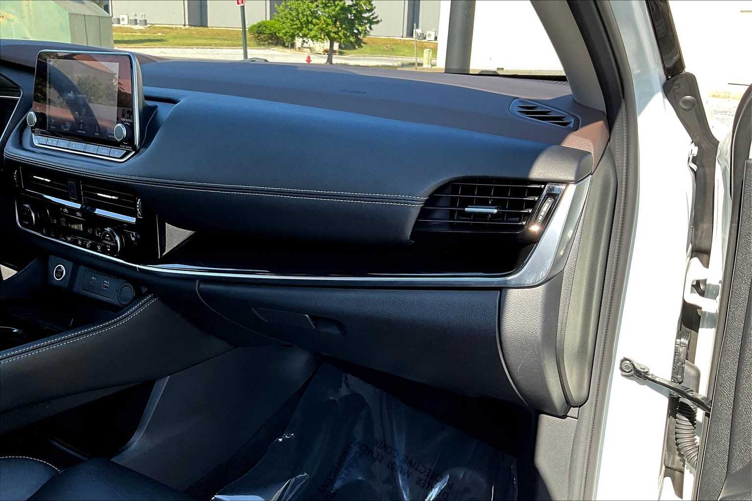 2022 Nissan Rogue SL photo 16
