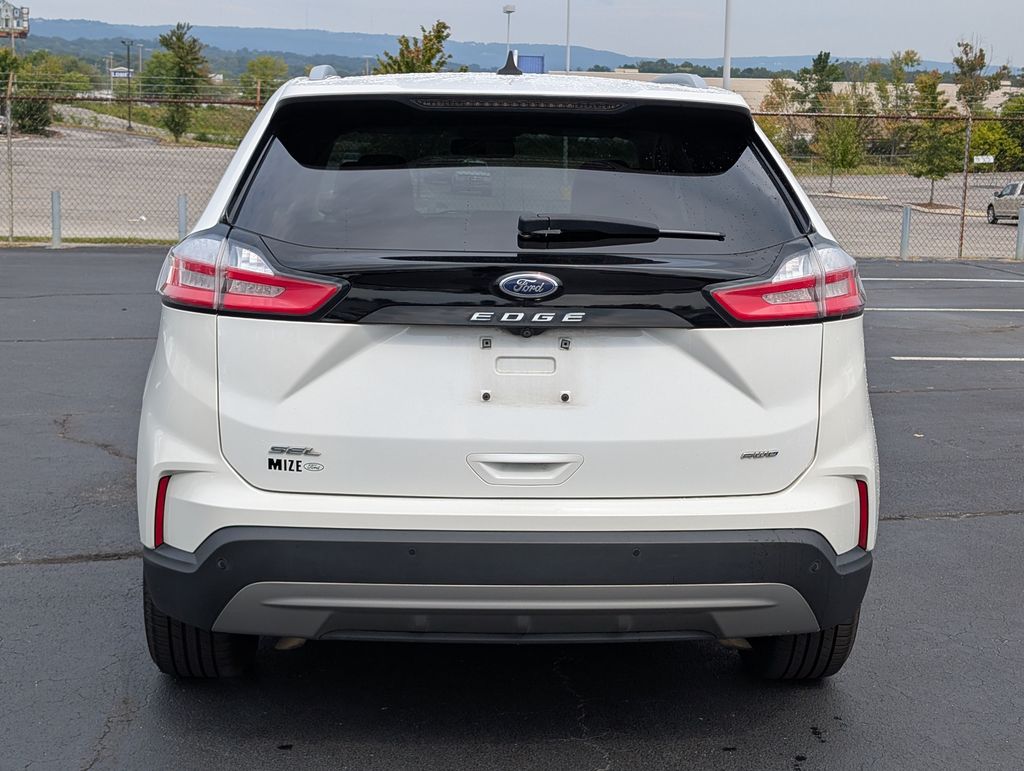 2021 Ford Edge SEL photo 4