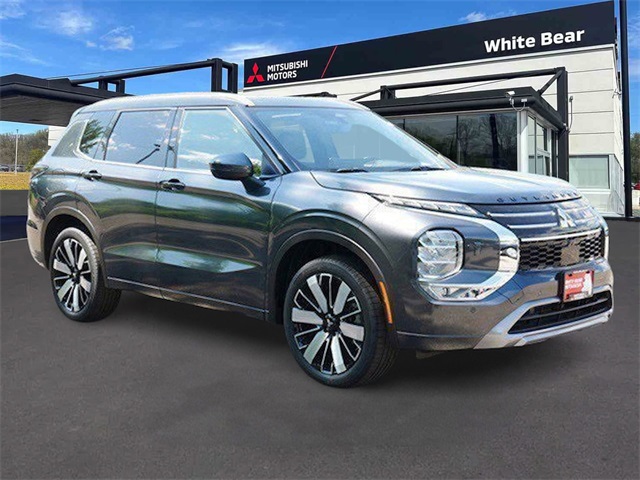 2025 Mitsubishi Outlander SEL's photo