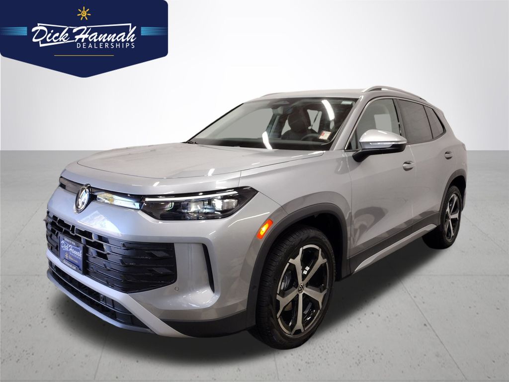 2025 Volkswagen Tiguan SE's photo