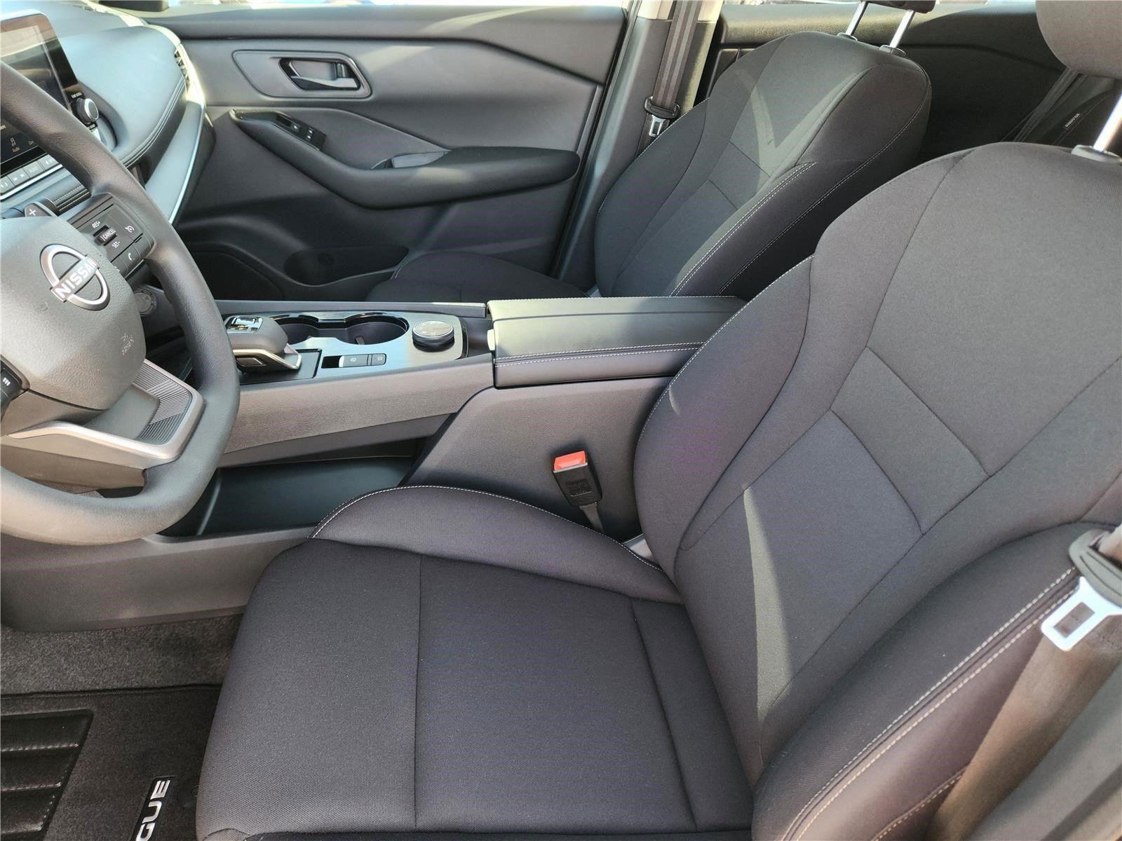 2026 Nissan Rogue S photo 8