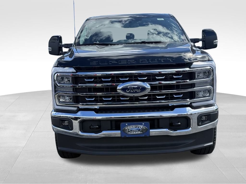 2026 Ford F-350 Lariat photo 3