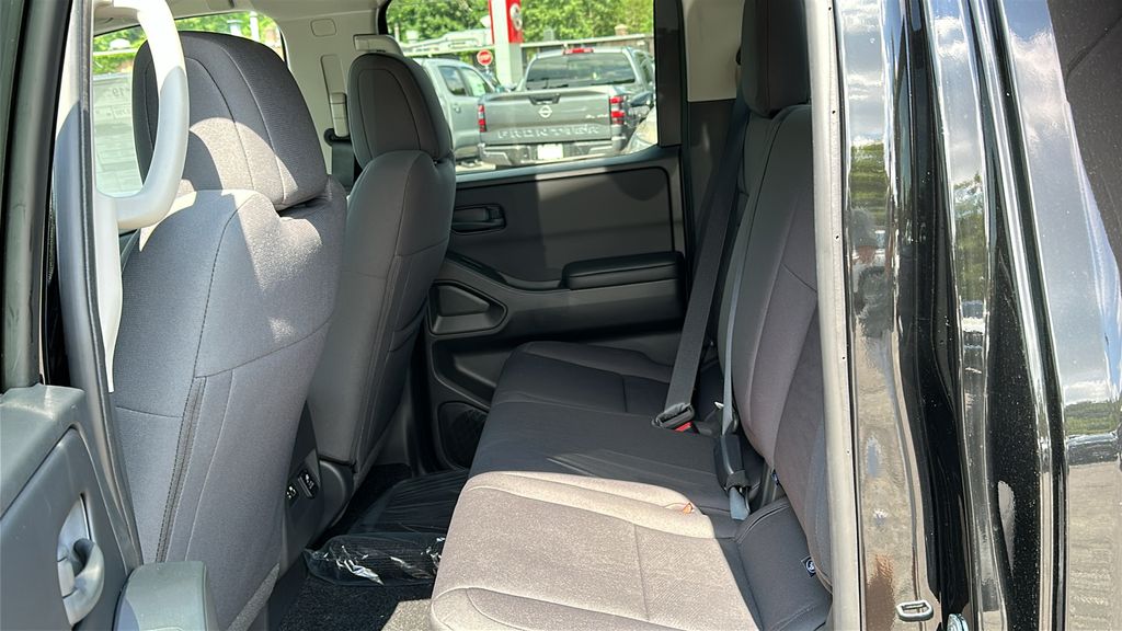 2025 Nissan Frontier S photo 22