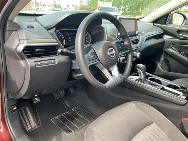 2023 Nissan Altima 2.5 SV photo 2