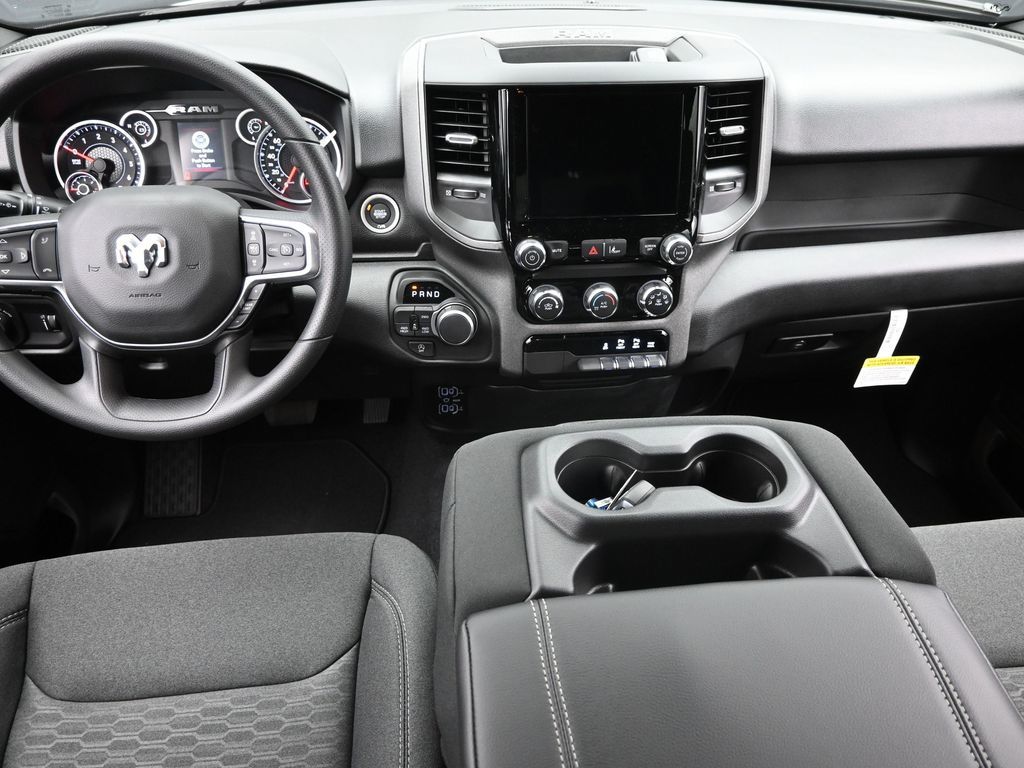 2025 Ram 1500 Tradesman photo 9