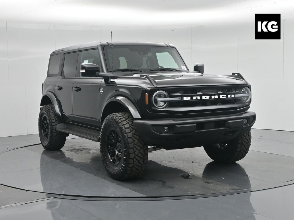 2025 Ford Bronco 4-Door Outer Banks's photo