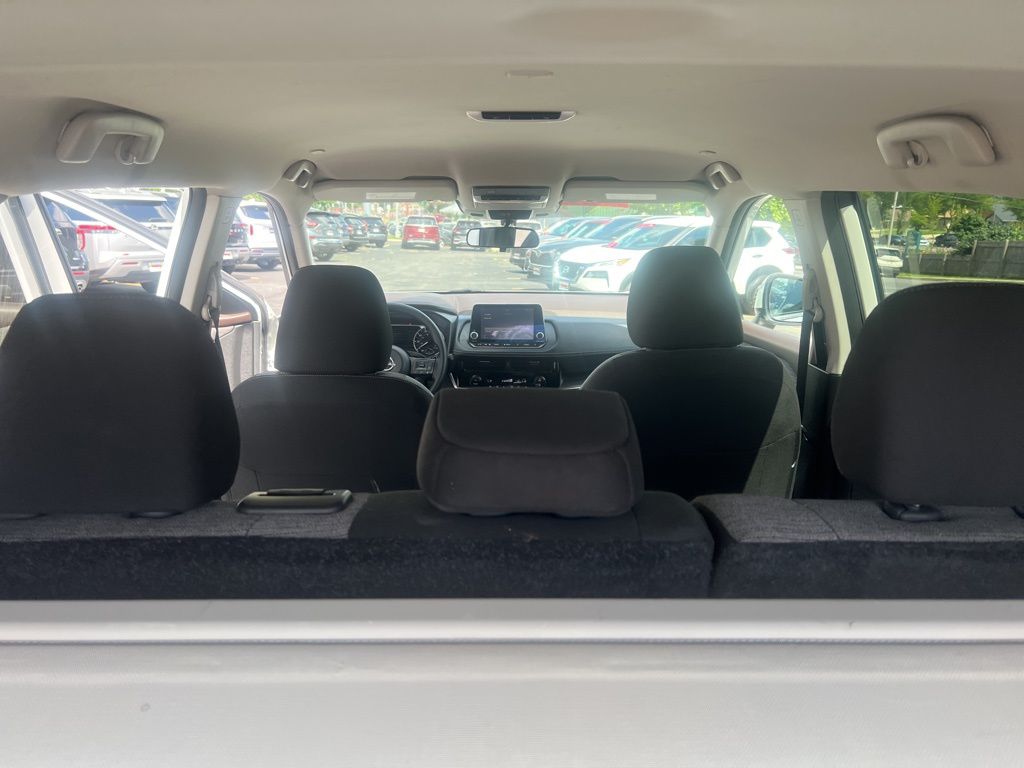 2023 Nissan Rogue SV photo 11
