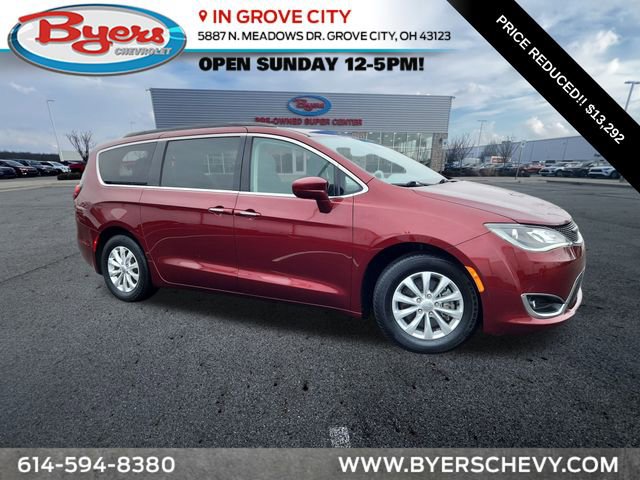 2018 Chrysler Pacifica Touring Plus's photo