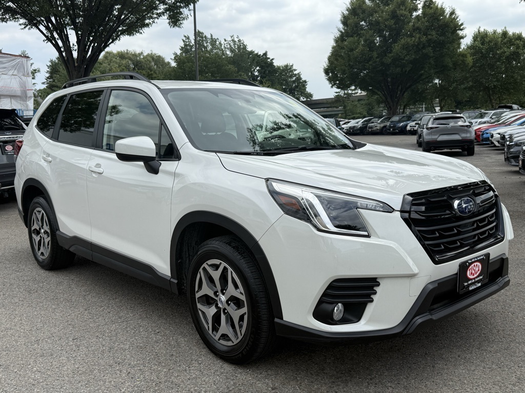 2022 Subaru Forester Premium photo 4