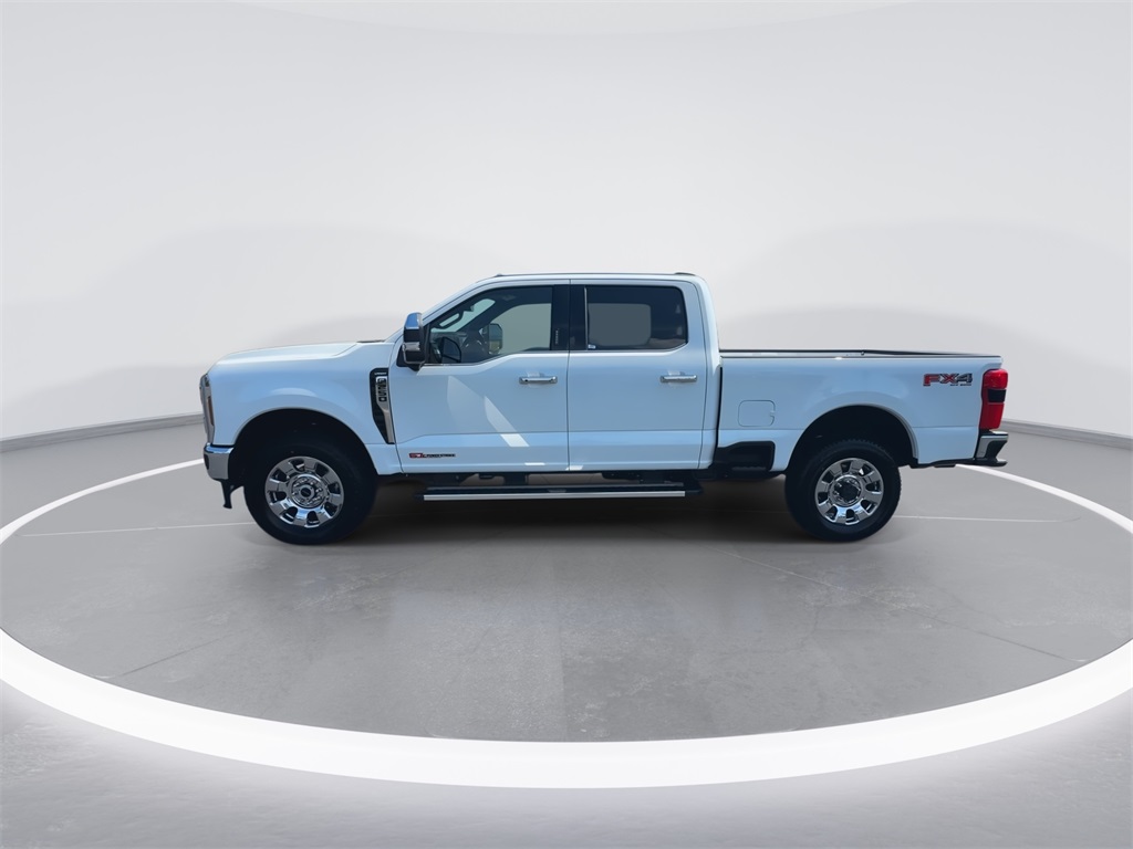2026 Ford F-250 Lariat photo 4