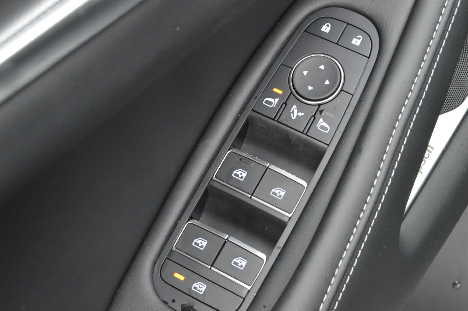 2026 Infiniti QX60 Luxe photo 16