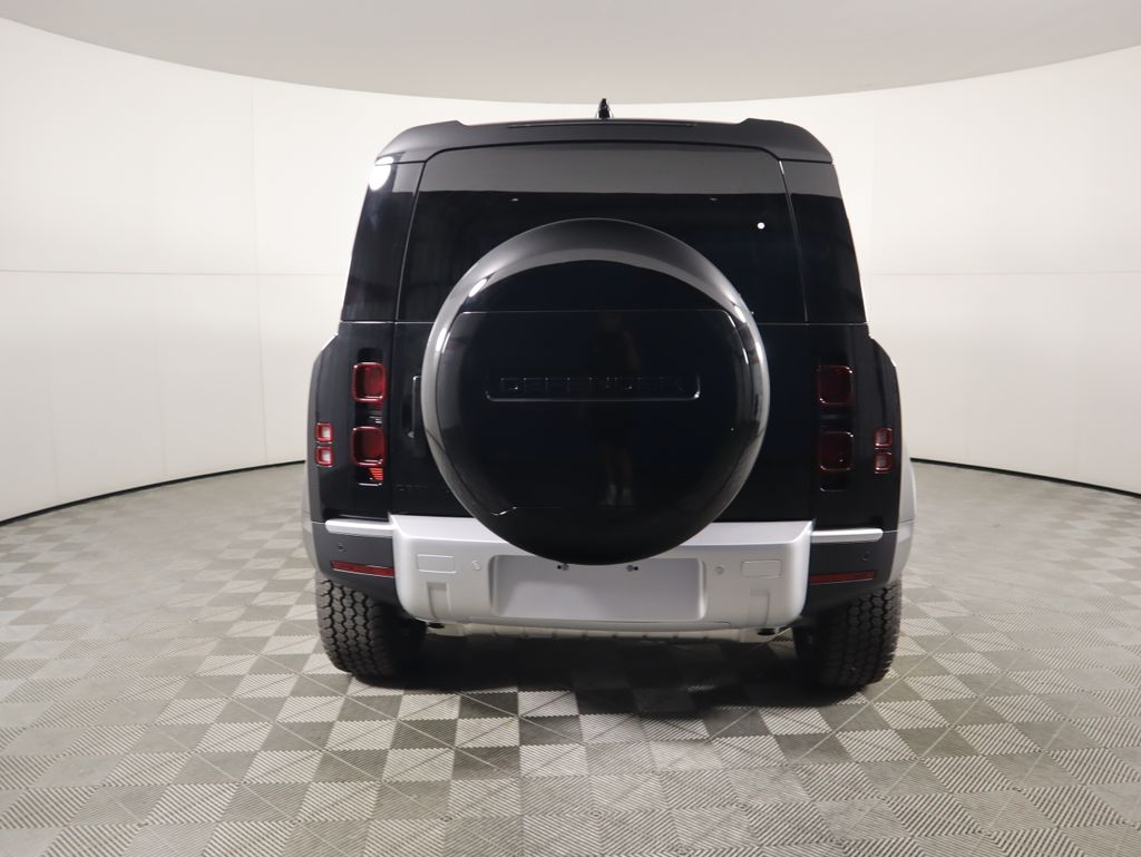 2025 Land Rover Defender 110 S photo 6