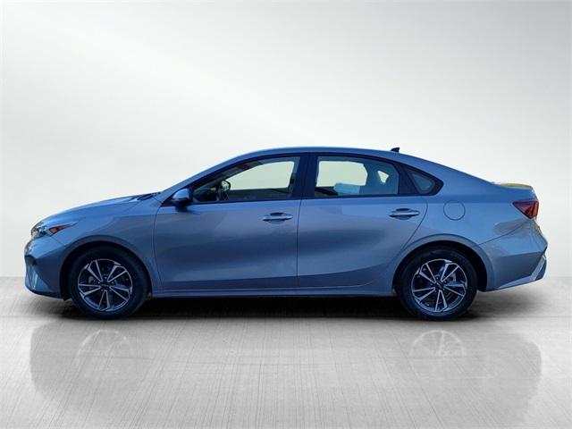 2023 Kia Forte LXS photo 7