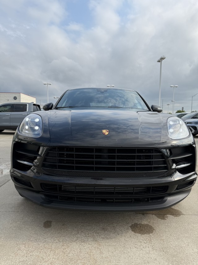 2020 Porsche Macan photo 3