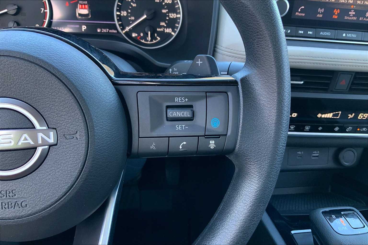 2023 Nissan Rogue SV photo 23