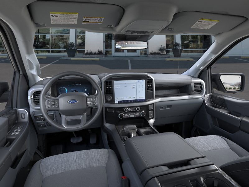 2025 Ford F-150 Lightning XLT photo 9