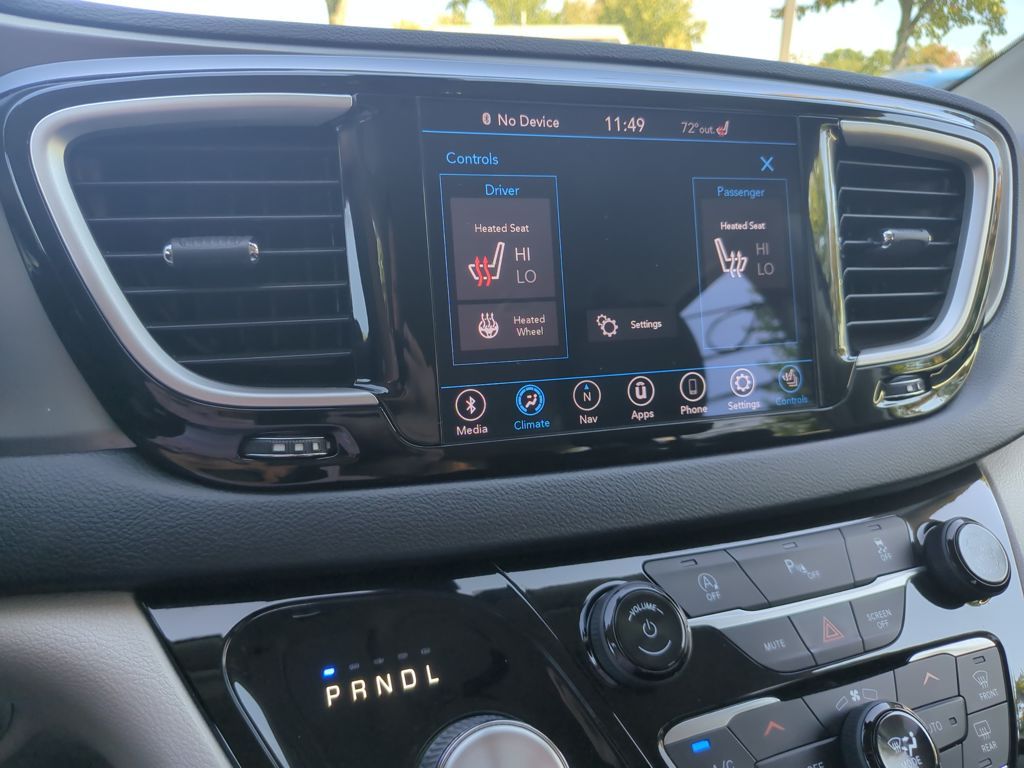 2020 Chrysler Pacifica Touring L photo 15