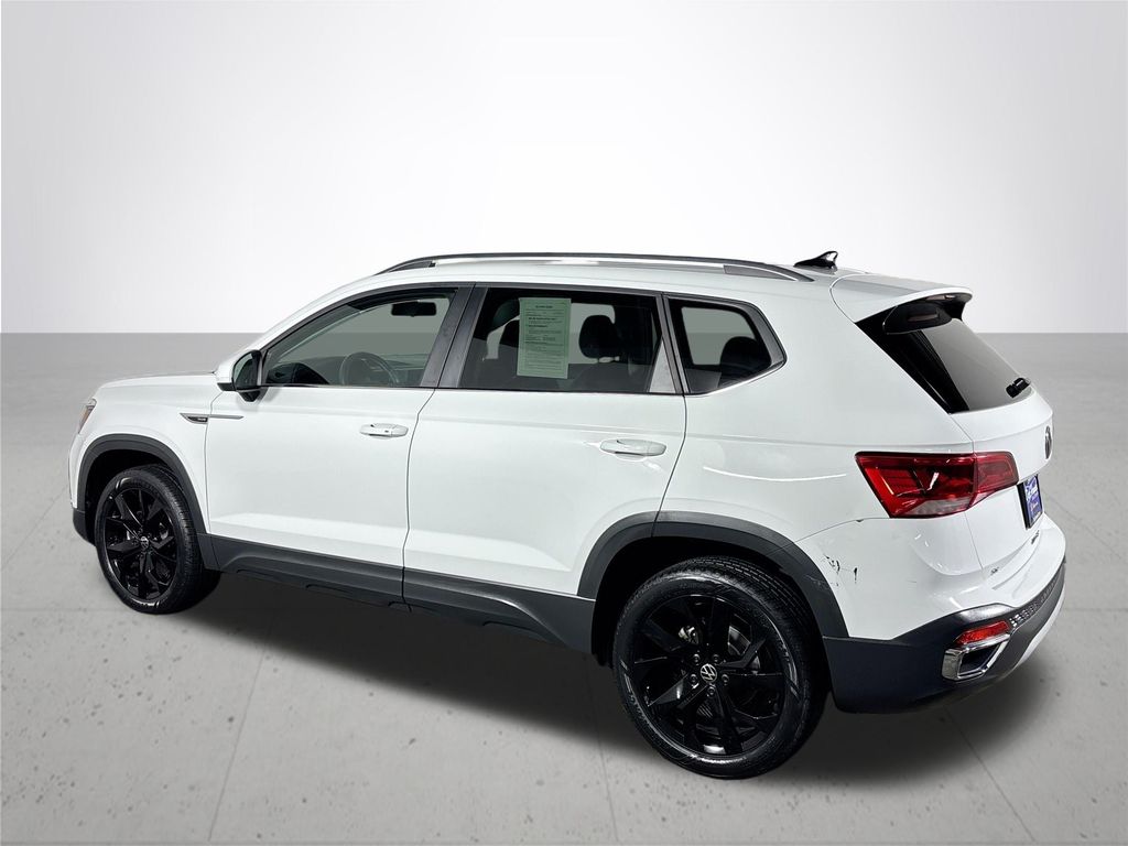 2022 Volkswagen Taos SE photo 4