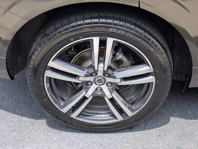 2019 Volvo XC60 T5 Momentum photo 28
